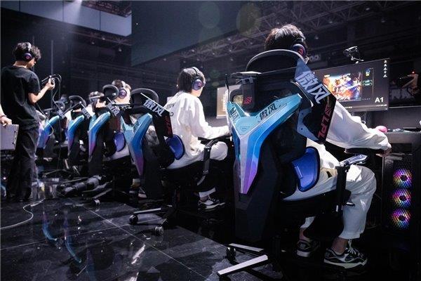 业赛指定用椅 傲风G7凭啥这么火开元棋牌明星直播同款 英雄联盟职(图5)