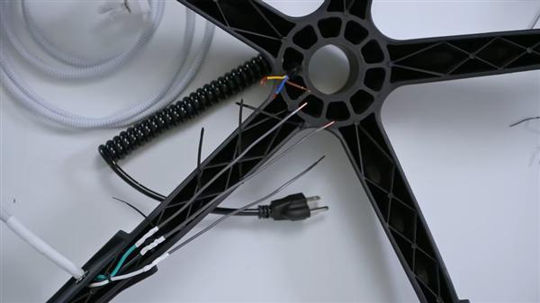 TX 4060塞进电竞椅：一根线即可运行开元棋牌这椅子不简单！9800X3D+R(图5)