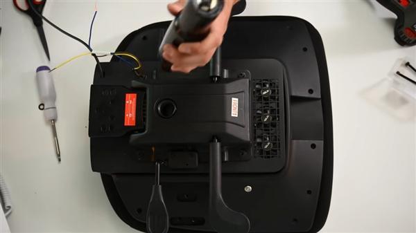 TX 4060塞进电竞椅：一根线即可运行开元棋牌这椅子不简单！9800X3D+R(图2)